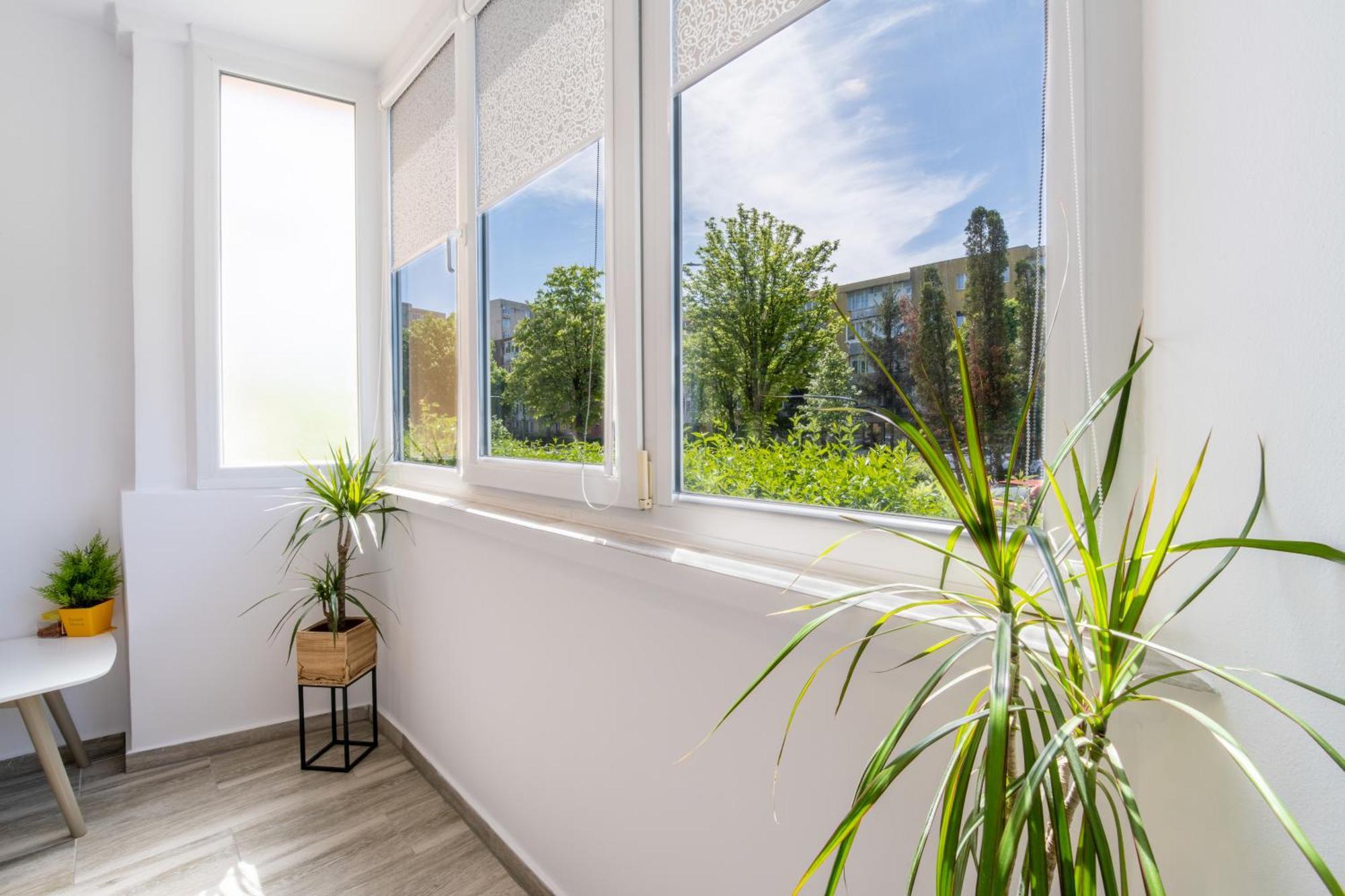 Springhome - Cozy Apartment With Balcony & Parking Brasov Exterior photo