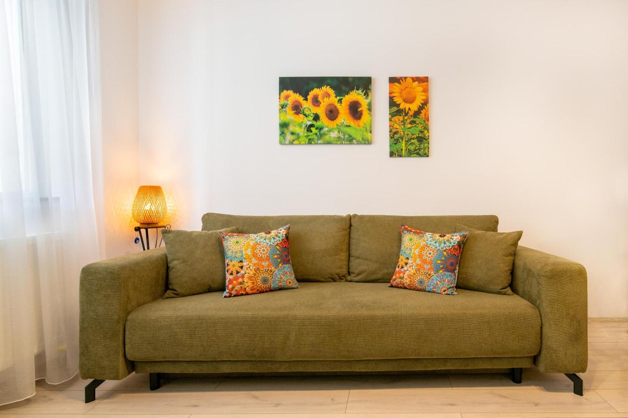 Springhome - Cozy Apartment With Balcony & Parking Brasov Exterior photo