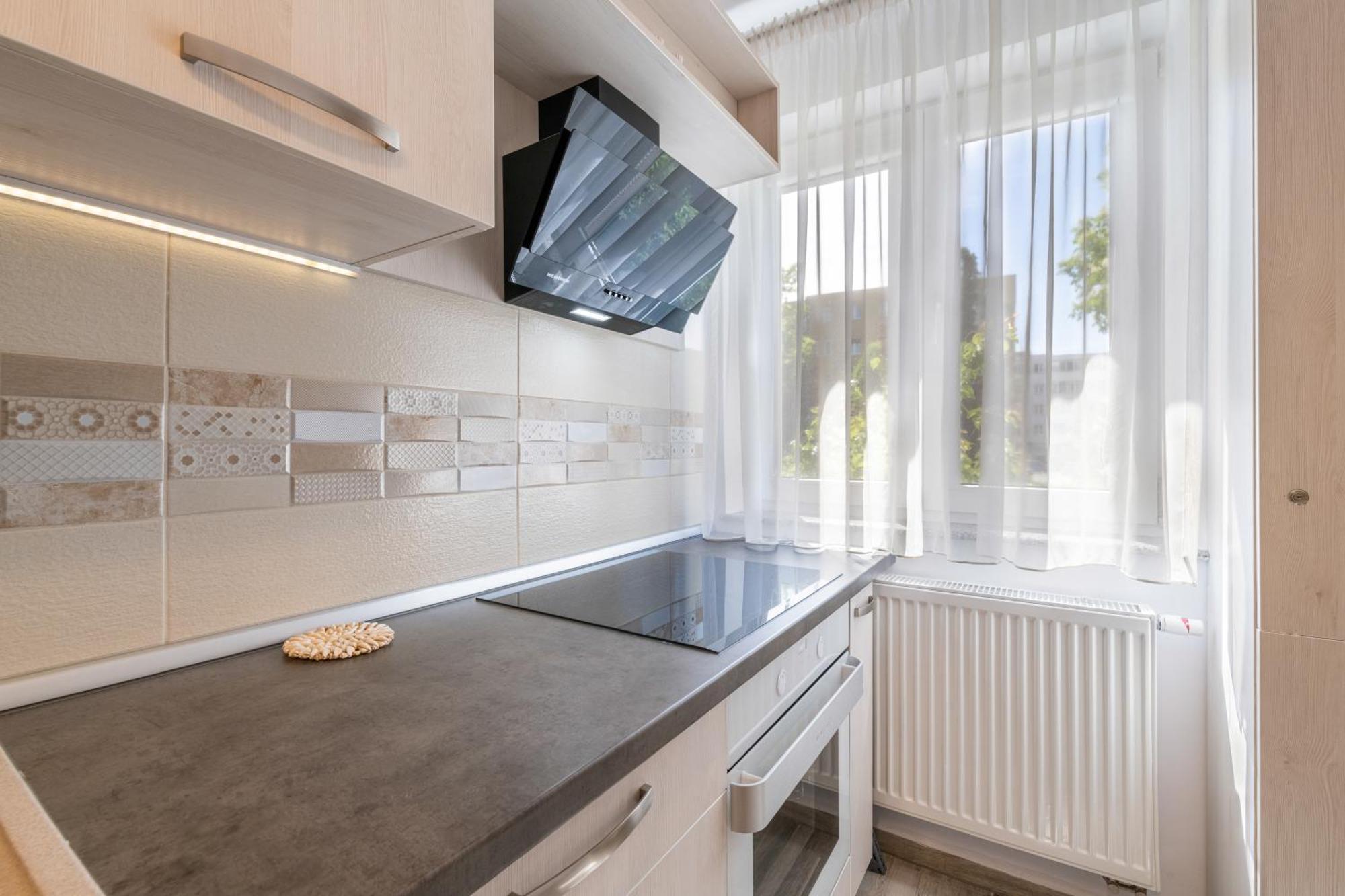 Springhome - Cozy Apartment With Balcony & Parking Brasov Exterior photo